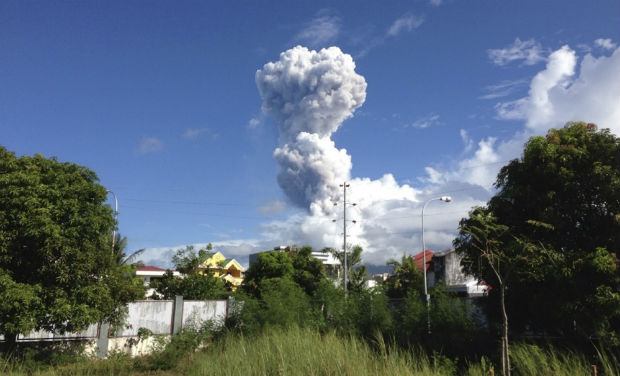 A large explosion in February 2011 that shot an ash plume about 2 kilometers (more than a mile) into the sky prompted about 1,200 villagers to flee to shelters. (Photo: AFP) A large explosion in February 2011 that shot an ash plume about 2 kilometers (more than a mile) into the sky prompted about 1,200 villagers to flee to shelters. (Photo: AFP)